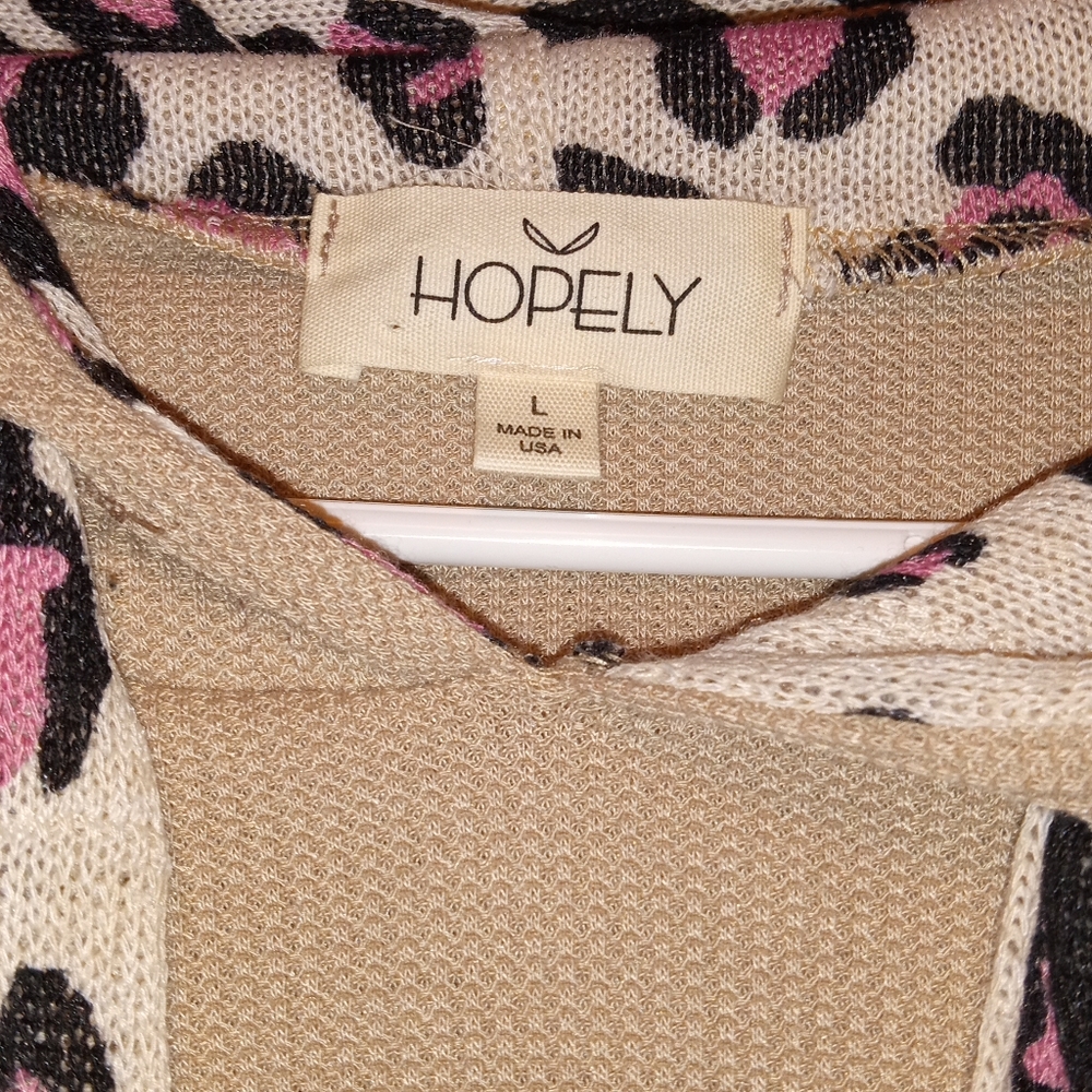 Hopely Leopard Top - Picture 3 of 4